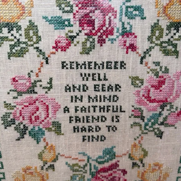 Vintage Framed Cross Stitch Sampler Friendship Poem Floral Roses Gold Frame 1977 - Picture 2 of 12